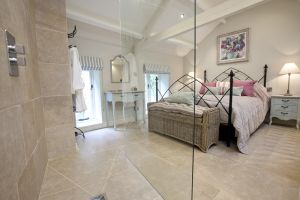 Christina Warwick coach house 9 sm.jpg